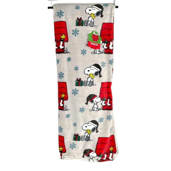 Peanuts Snoopy and Woodstock Christmas Blanket, Gray, 50x70 - Picture 2 of 8